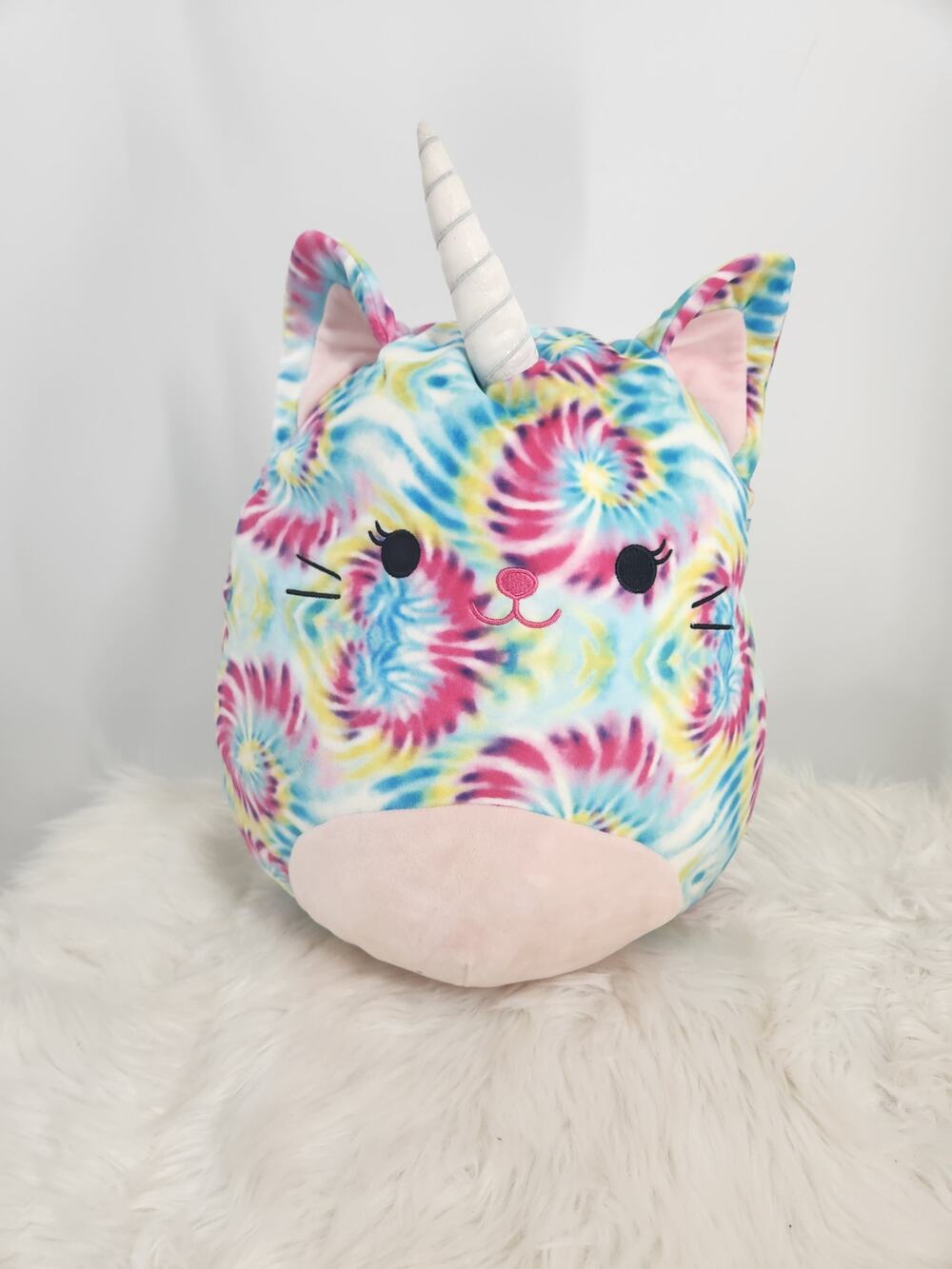 Squishmallows Talisa Tie Dye Caticorn Plush Cat Unicorn Rainbow Pink Belly